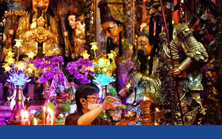 Review Chùa Ngọc Hoàng Quận 1: Ngôi Cổ Tự Linh Thiêng - Ghiền ...