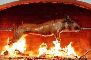 Heo Quay Cúng Tổ Ngành: Lễ Vật Không Thể Thiếu Cho Lòng Thành Kính Tổ Tiên