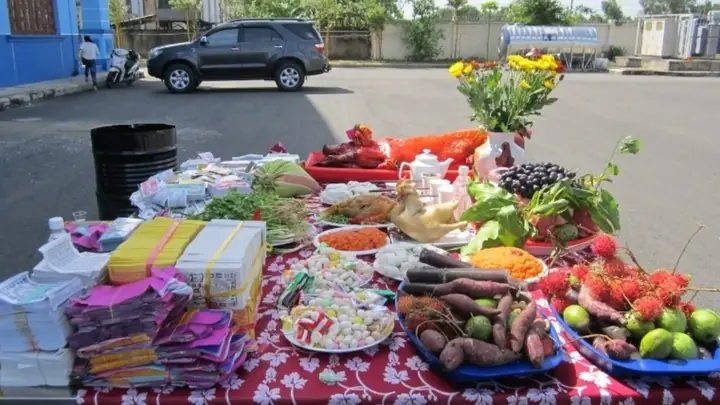 Mâm Cúng Chúng Sinh Đơn Giản Tại Nhà & Ngoài Trời Đúng Chuẩn