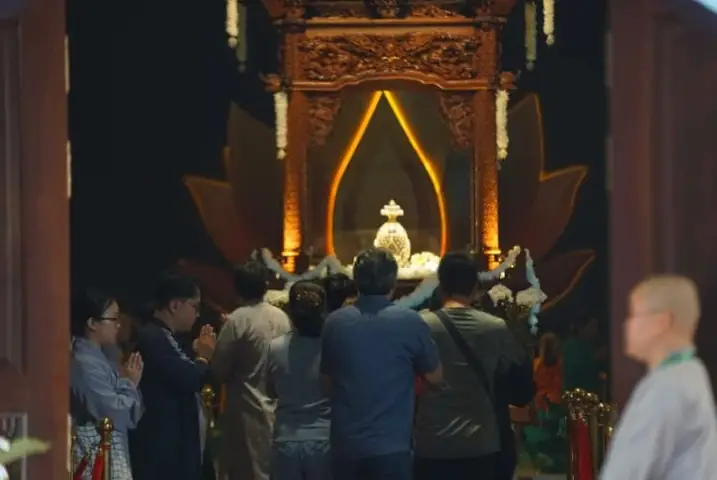 Tổng Hợp Hình Ảnh Xá Lợi Đức Phật Thích Ca Mâu Ni Tại Đại Lễ Vesak Liên Hợp Quốc 2025? Hình Ảnh Xá Lợi Đức Phật Thích Ca Mâu Ni Cận Cảnh Siêu Rõ Nét?