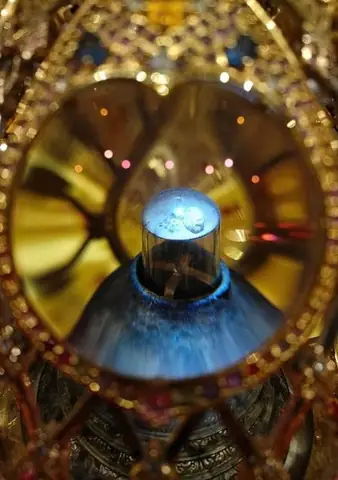 Tổng Hợp Hình Ảnh Xá Lợi Đức Phật Thích Ca Mâu Ni Tại Đại Lễ Vesak Liên Hợp Quốc 2025? Hình Ảnh Xá Lợi Đức Phật Thích Ca Mâu Ni Cận Cảnh Siêu Rõ Nét?