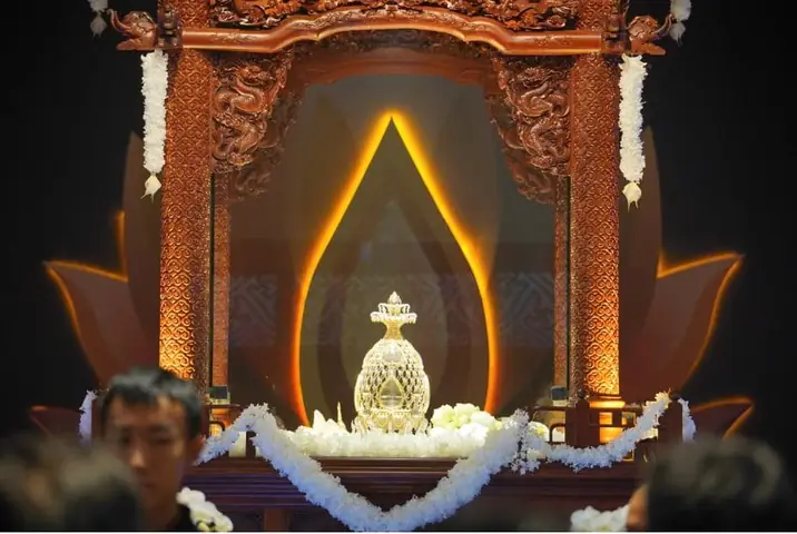 Tổng Hợp Hình Ảnh Xá Lợi Đức Phật Thích Ca Mâu Ni Tại Đại Lễ Vesak Liên Hợp Quốc 2025? Hình Ảnh Xá Lợi Đức Phật Thích Ca Mâu Ni Cận Cảnh Siêu Rõ Nét?