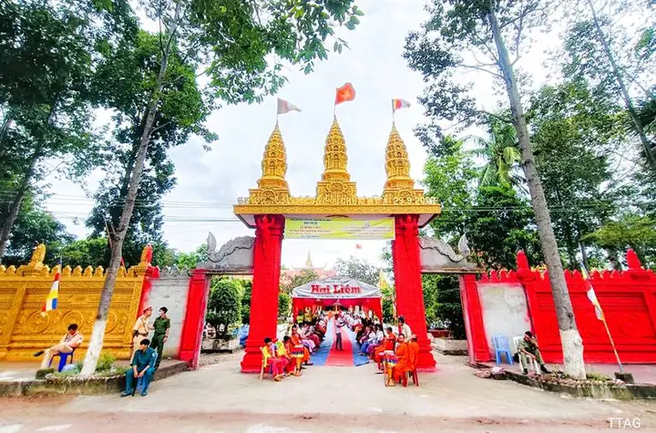 Lễ Cúng Dường Y Bát Cho Chư Tôn Đức Phật Giáo Nam Tông Khmer ...