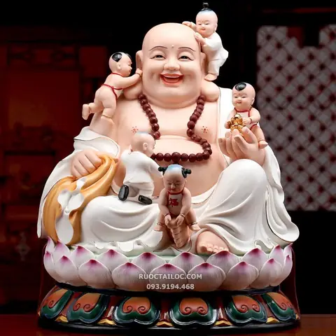 Phật Di Lặc Với Em Bé