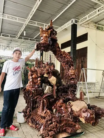 Tượng Gỗ Phậtdi Lặc.