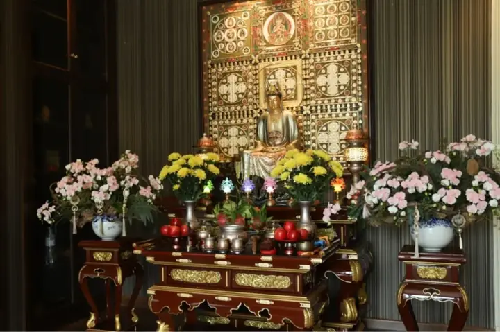 Những Loài Hoa Nào Nên Được Dùng Để Cúng Phật Quán Thế Âm?