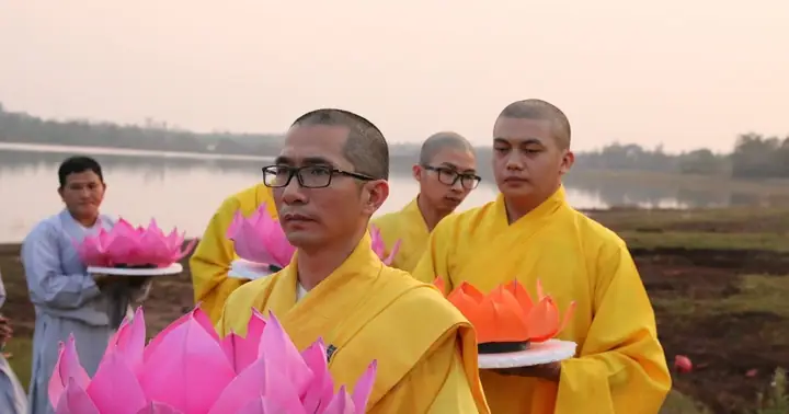 Buôn Ma Thuột: Vận Động Cúng Dường 10.000 Lá Cờ Phật Giáo