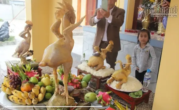 Hà Tĩnh: Lạ Mắt Thế Gà Quỳ, Bay, Đứng Trên Cỗ Cúng Rằm Tháng Giêng ...