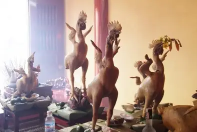 Gà 'siêu Mẫu' Đứng, Quỳ, Bay Cực 'độc' Trong Mâm Cỗ Cúng Rằm ...