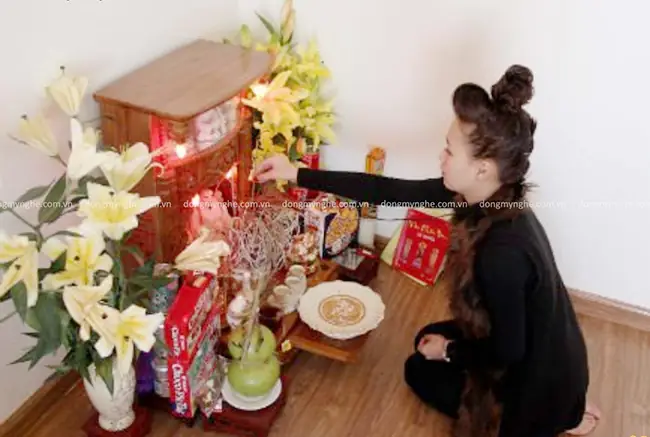 Cách Thắp Hương Thần Tài Hàng Ngày Thu Hút Tài Lộc Cho Gia Chủ 2023