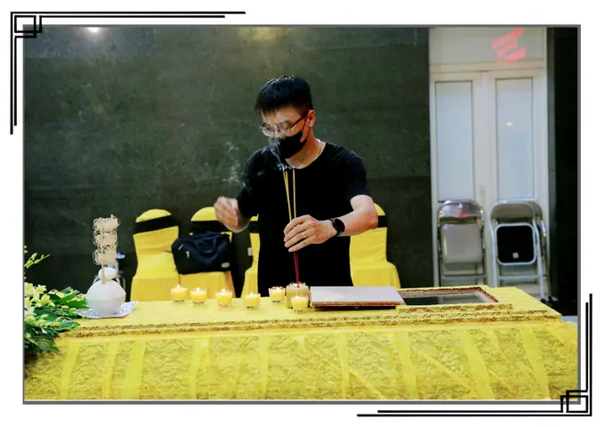 Cẩm Nang Chi Tiết: Nghi Thức Cúng 49 Ngày Và 100 Ngày Cho Người Mới Mất