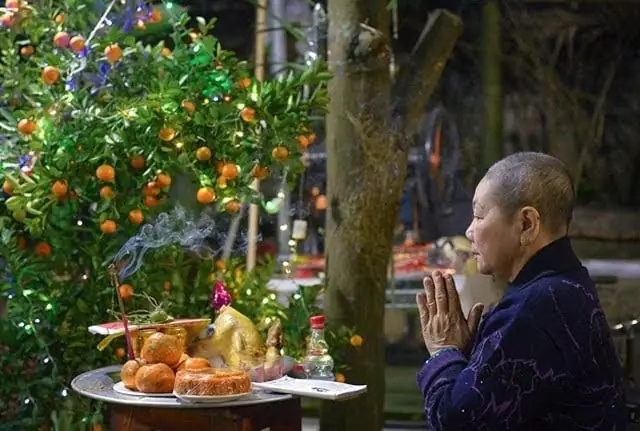 Hướng Dẫn Đặt Mâm Cúng Giao Thừa Ngoài Trời Nhiều Tài Lộc