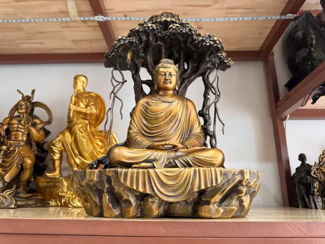 Tượng Đồng Bổn Sư Ngồi Dưới Cây Bồ Đề 16in Cao 42cm Giá Tốt