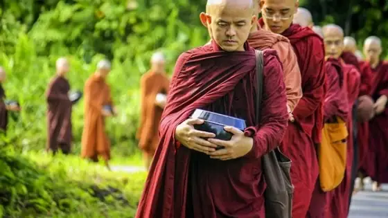 Thầy Tu, Thầy Chùa Hay Thầy Cúng?