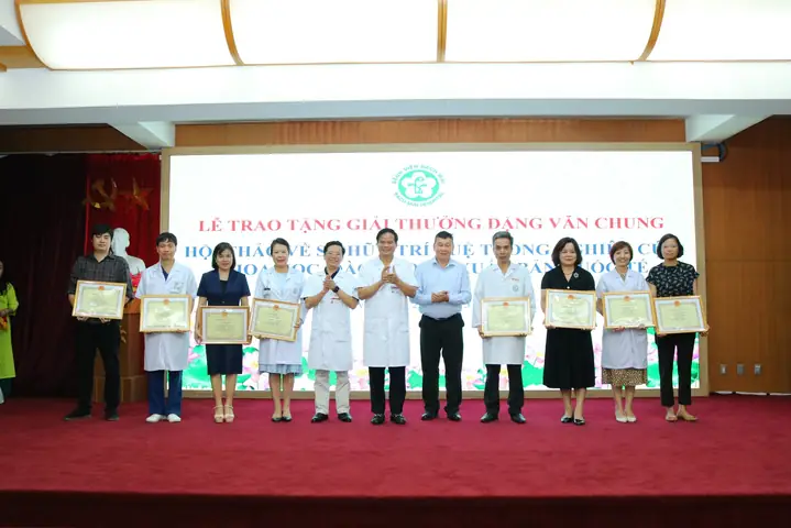 Giải Thưởng Đặng Văn Chung: Tôn Vinh Giá Trị Sáng Tạo Và Nghiên ...