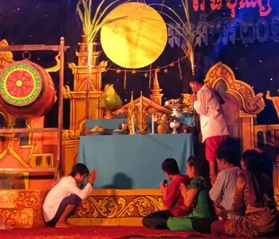 Mùa Lễ Hội Ok Om Bok Tại Các Tỉnh Miền Tây Nam Bộ