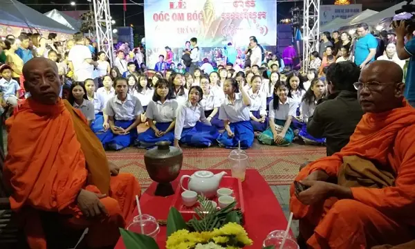 Đặc Sắc Lễ Hội Ok Om Bok Của Đồng Bào Khmer | Thông Tin Đối Ngoại