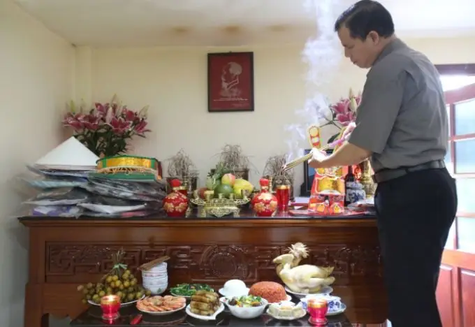 Không Cúng Rằm Tháng 7 Có Được Không? Giải Mã Phong Tục Và Những Điều Cấm Kỵ Gia Chủ Cần Nhớ