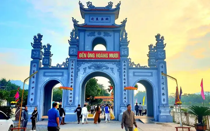 Kinh Nghiệm Chiêm Bái Đền Ông Hoàng Mười Từ A - Z Năm 2025