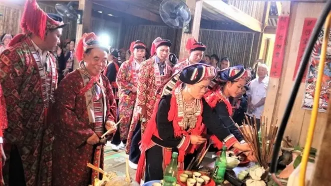 Lễ Cúng Bàn Vương - Hướng Người Dao Về Nguồn Cội