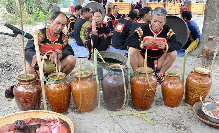 Lễ Cúng Bến Nước Của Người Jrai: Nét Đẹp Cần Lưu Giữ | Báo Gia Lai ...