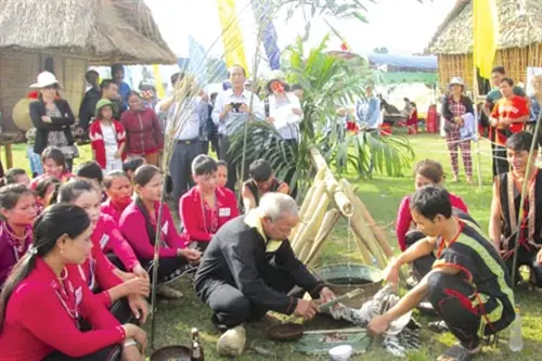 Lễ Cúng Bến Nước Của Người Hrê | Báo Ảnh Dân Tộc Và Miền Núi