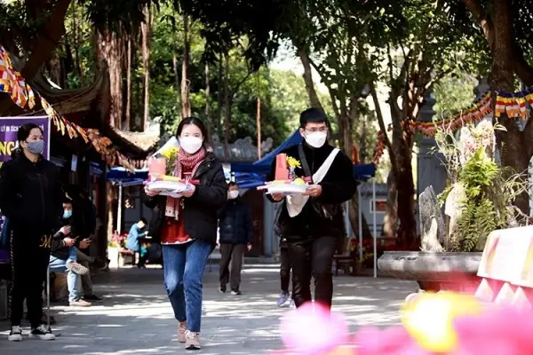 Vì Sao Người Dân Thường Chọn Phủ Tây Hồ, Chùa Hà, Bia Bà Để Đi Lễ ...