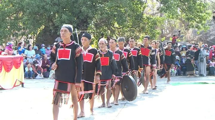 Vho - Ubnd Huyện Phú Thiện Vừa Tổ Chức Phục Dựng Lễ Cầu Mưa Của Yang Pơtao Apui (vua Lửa) Năm 2025 Tại Khu Di Tích Lịch Sử - Văn Hóa Quốc Gia Plei Ơi, Xã Ayun Hạ, Huyện Phú Thiện (gia Lai).