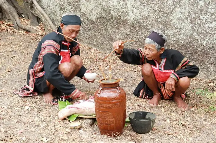 Vho - Ubnd Huyện Phú Thiện Vừa Tổ Chức Phục Dựng Lễ Cầu Mưa Của Yang Pơtao Apui (vua Lửa) Năm 2025 Tại Khu Di Tích Lịch Sử - Văn Hóa Quốc Gia Plei Ơi, Xã Ayun Hạ, Huyện Phú Thiện (gia Lai).