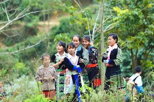 Tục Đặt Tên Và Đặt Lại Tên Đệm Của Người Mông | Báo Ảnh Dân Tộc Và ...