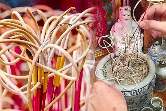 Tháng Chạp Có 3 Ngày Đại Lộc Để Bao Sái Bàn Thờ, Tỉa Chân Hương ...