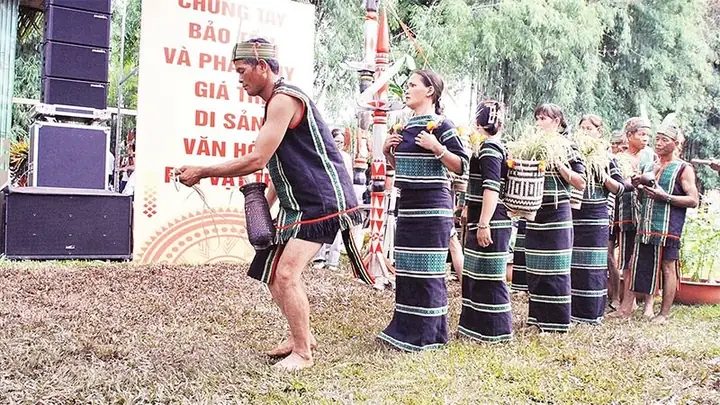 Lễ Gọi Hồn Lúa Của Người M'nông Gar | Báo Nhân Dân Điện Tử