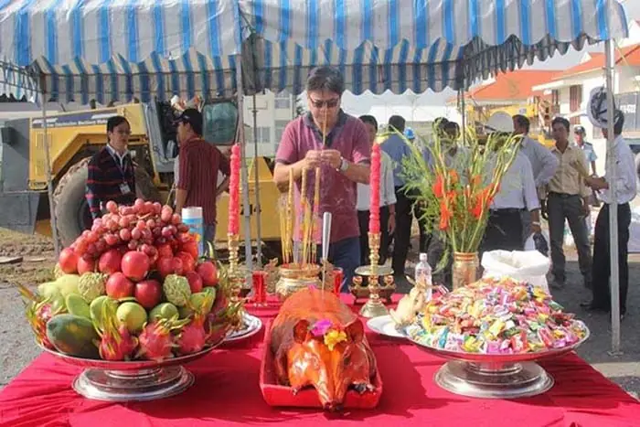 Cẩm Nang Chuẩn Bị Mâm Cúng Phá Dỡ Nhà Cũ: Nghi Lễ Tâm Linh Không Thể Bỏ Qua