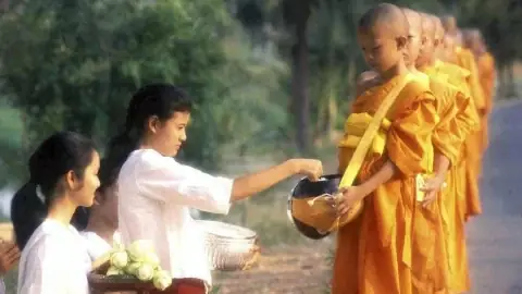 Lễ Cúng Rằm Tháng 10: Nguồn Gốc, Ý Nghĩa Và Nghi Thức Trang Trọng