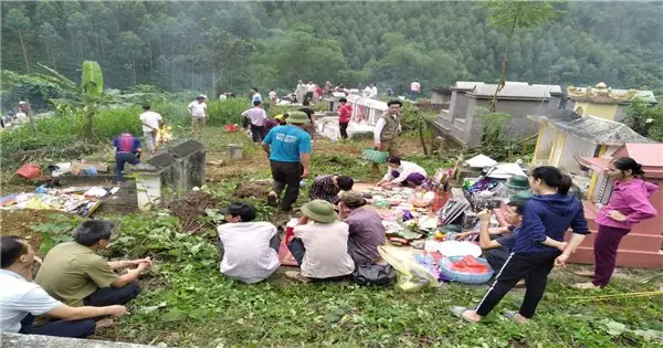 Đồng Bào Tày Khu Tái Định Cư Đón Tết Thanh Minh | Dân Tộc Và Phát ...