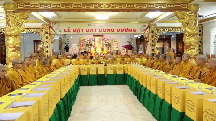 Lễ Sớt Bát Cúng Dường: Ý Nghĩa, Quy Trình Và Những Điều Phật Tử Cần Biết