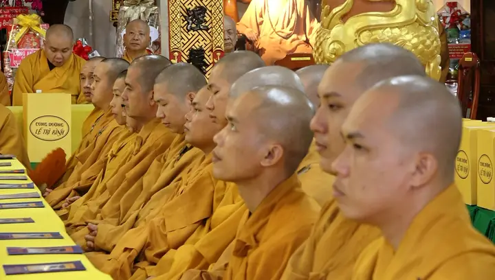 Lễ Sớt Bát Cúng Dường: Ý Nghĩa, Quy Trình Và Những Điều Phật Tử Cần Biết