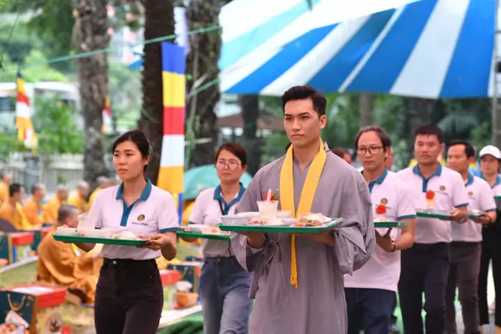 Đại Lễ Vu Lan: Cùng Phú Long Lan Tỏa Giá Trị Nhân Văn Mùa Hiếu Hạnh