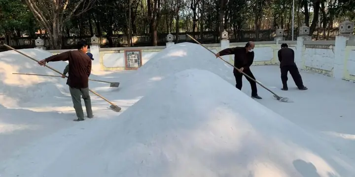 Cẩm Nang Lễ Vật Cúng Dinh Thầy Thím: Bài Cúng, Lễ Phẩm Và Những Điều Cần Biết