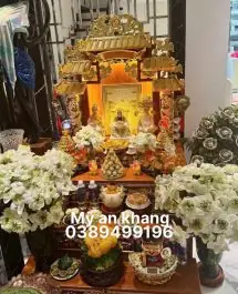 Bàn Thờ Thần Tài Nên Để Đèn Màu Gì? Đỏ Hay Vàng?