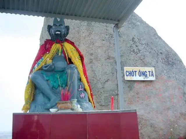 Lễ Vật Cúng Ông Tà: Những Điều Cần Biết Và Ý Nghĩa Tâm Linh