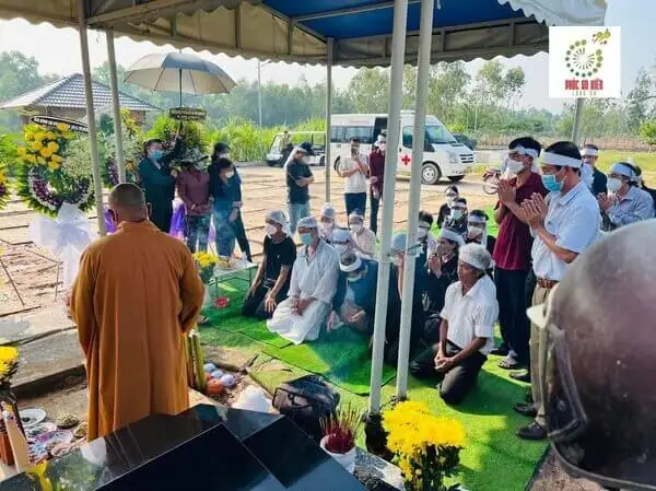 Cẩm Nang Chuẩn Bị Lễ Vật Cúng Tạ Mộ Mới Xây Xong Đầy Đủ Ý Nghĩa