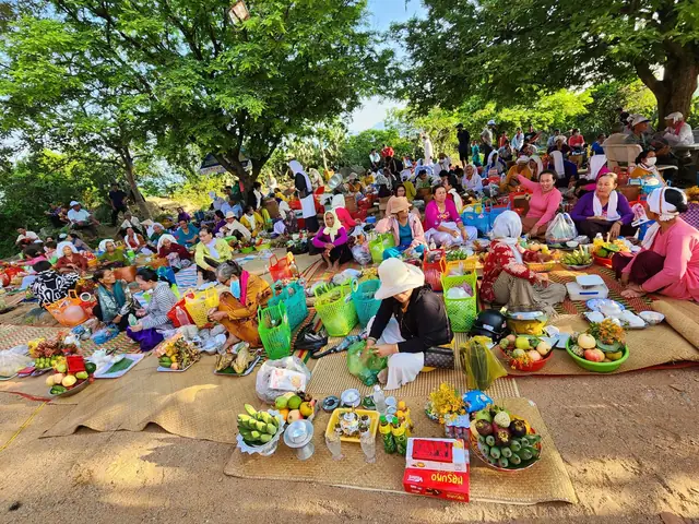 Độc Đáo Mâm Cỗ Cúng Tại Các Đền Tháp Trong Lễ Hội Katê Tại Ninh ...