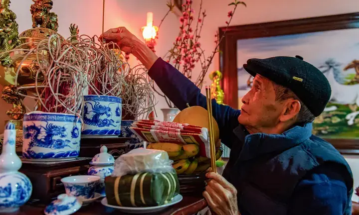 Cẩm Nang Nghi Thức Cúng Ông Táo: Nguồn Gốc, Lễ Vật Và Bài Khấn Chuẩn Nhất