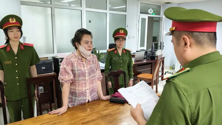 Võ Thị Xê Tại Đà Nẵng Tự Nhận Mình Là Người “có Căn”, Lập Điện Thờ Ở Nhiều Nơi Trên Địa Bàn Thành Phố.