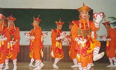 Múa Lục Cúng Hoa Đăng: Nét Đẹp Văn Hóa Tâm Linh Đặc Sắc Của Cung Đình Huế