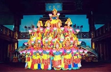 Đôi Nét Về Điệu Múa Cung Đình “lục Cúng Hoa Đăng” - Tạp Chí Sông ...