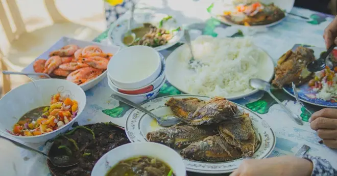 Hướng Dẫn Chi Tiết Cách Bày Mâm Cỗ Cúng Mừng Thọ Kiểu Nam Bộ