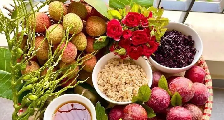 Mâm Cơm Cúng Tết Đoan Ngọ: Gợi Ý Đầy Đủ Các Món Ăn Truyền Thống Và Ý Nghĩa Tâm Linh