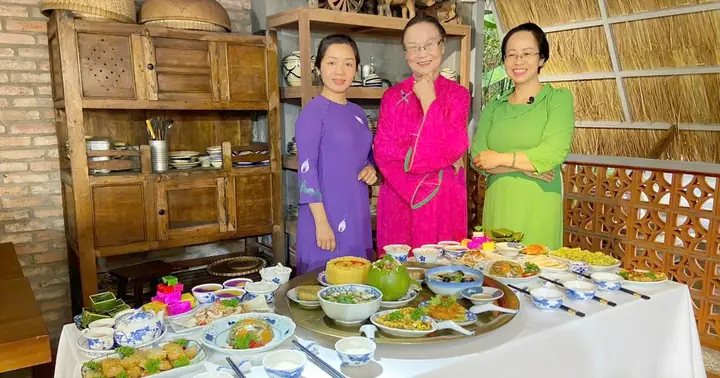 Mạch Nguồn Trên Mâm Cỗ Tết Xứ Huế